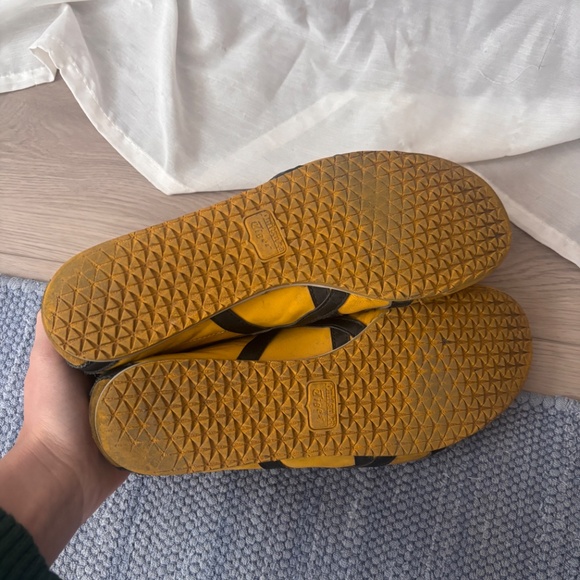 Onitsuka Tigers Yellow Black Bruce Lee Sneakers - Picture 8 of 12